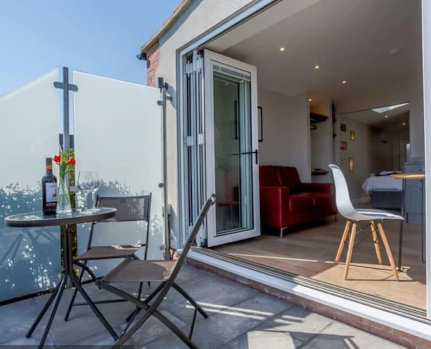 The View At 52, Whitby Appartement Buitenkant foto