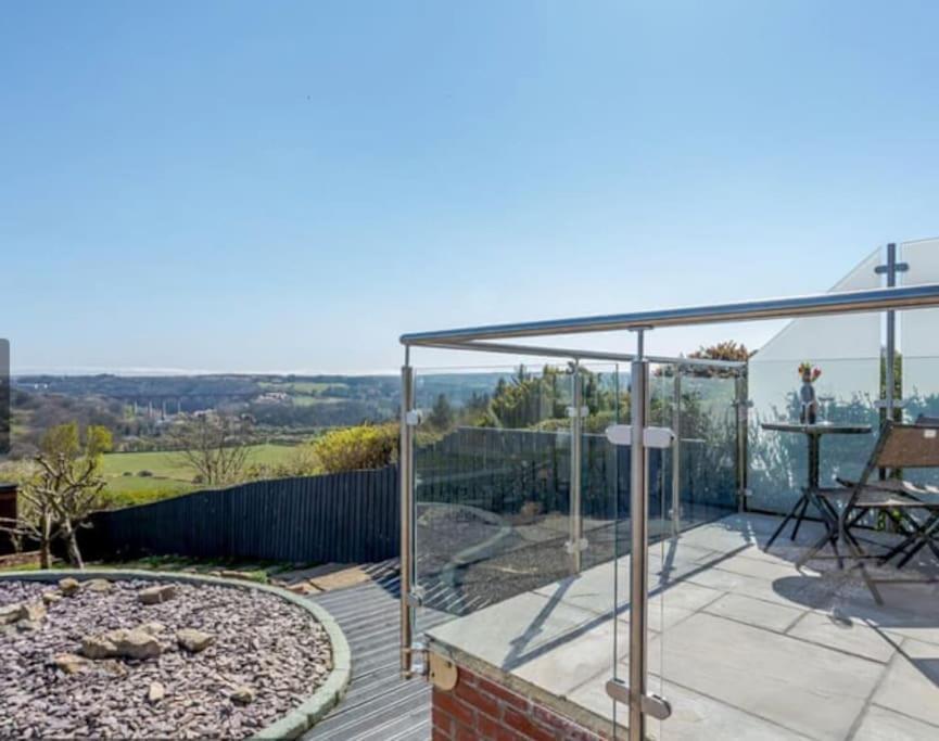 The View At 52, Whitby Appartement Buitenkant foto